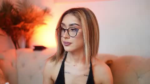 Snapshot of aileenaxa chatting on July 2026 08:13:02 PM Aileen online show from July 2026 08:13:02 PM