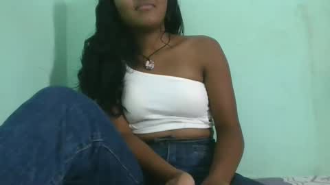 aimeamour online show from February 2025 07:06:01 PM