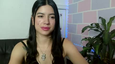 Snapshot of aine_ileana chatting on May 2026 05:00:01 PM J online show from May 2026 05:00:01 PM
