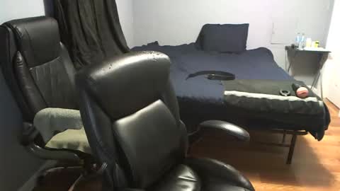 Daddy online show from November 2025 12:42:01 AM