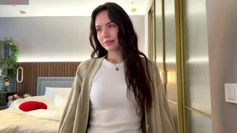 Snapshot of aisha_eilish chatting on April 2026 05:29:01 AM Aisha online show from April 2026 05:29:01 AM