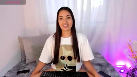 Aisha online show from October 2025 06:17:02 PM