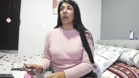 Katie   online show from February 2025 11:36:02 PM