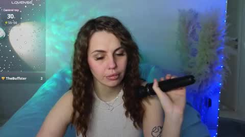 Aisha online show from October 2025 03:23:02 PM