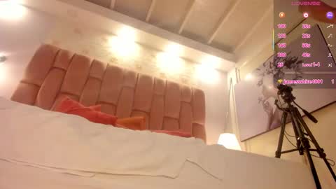 aisha  online show from March 2026 10:02:02 PM