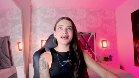 little aitana  online show from January 2026 06:24:01 PM