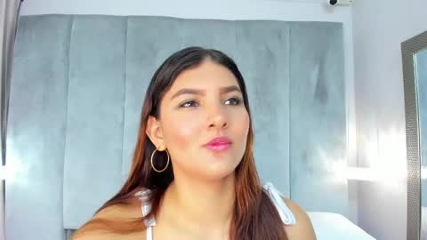 Snapshot of aitanajones1_ chatting on May 2026 11:04:02 AM Aitana online show from May 2026 11:04:02 AM