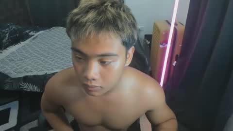 Snapshot of aizawa194624 chatting on May 2026 02:43:01 PM aizawa194624 online show from May 2026 02:43:01 PM