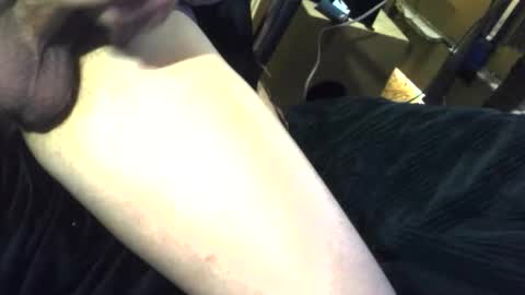 aj331827 online show from April 2026 09:01:01 PM