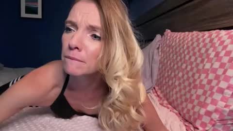 AJ online show from December 2025 02:18:01 AM