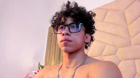 akazaboy online show from March 2026 06:02:01 AM