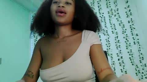 Snapshot of akemy_saunderz chatting on May 2026 02:51:02 AM akemy_saunderz online show from May 2026 02:51:02 AM