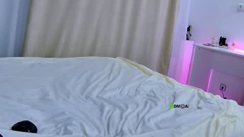 Hi Im Oli online show from April 2026 01:29:02 AM