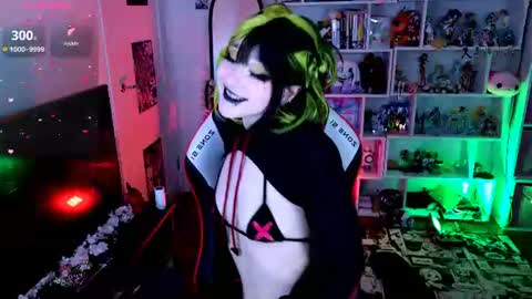 Aki online show from July 2026 07:39:01 PM