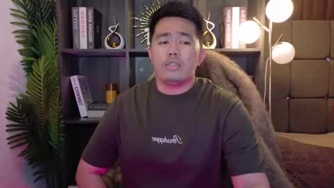 Snapshot of akihiro_morningstar chatting on December 2025 06:37:02 PM Dave online show from December 2025 06:37:02 PM