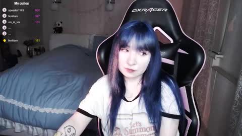 akirahartyx online show from September 2025 04:56:01 PM