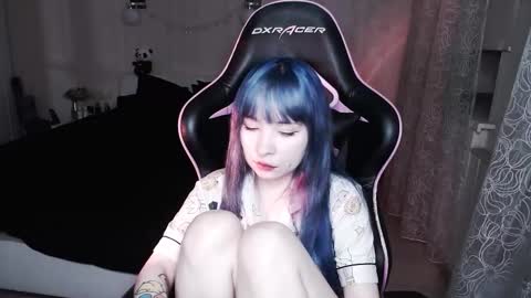 akirahartyx online show from October 2025 04:07:02 PM