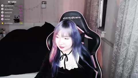 akirahartyx online show from April 2026 04:26:01 PM