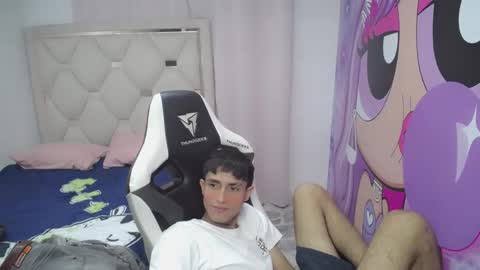 Akyra latin online show from January 2026 03:27:02 PM