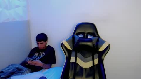 Akyra latin online show from February 2026 03:19:02 PM