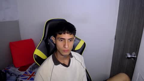 Akyra latin online show from February 2026 04:59:02 PM