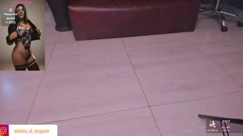Snapshot of alahia_dangelo_ chatting on April 2026 02:47:01 PM ALAHIA online show from April 2026 02:47:01 PM