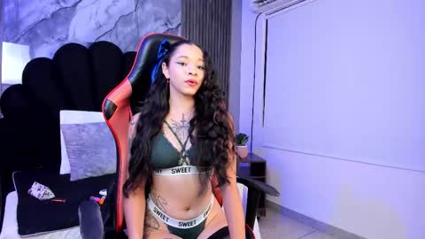 alahyapalmer_ online show from September 2025 04:57:01 AM