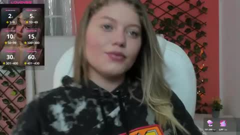 Snapshot of alaia_greyy chatting on July 2026 12:44:02 PM Alaia online show from July 2026 12:44:02 PM
