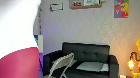 Alaia online show from April 2026 06:09:01 PM