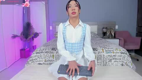 alaiaguerra online show from October 2025 07:51:01 PM