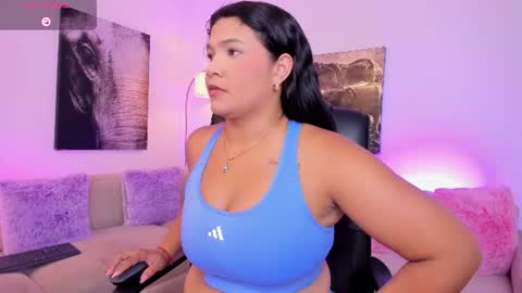 Snapshot of alaiia7 chatting on July 2026 07:02:02 PM Alaia online show from July 2026 07:02:02 PM
