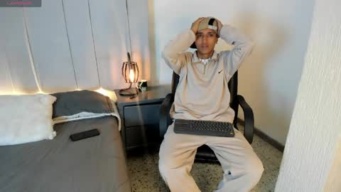 Snapshot of alan_colthon chatting on April 2026 02:56:01 AM alan_colthon online show from April 2026 02:56:01 AM