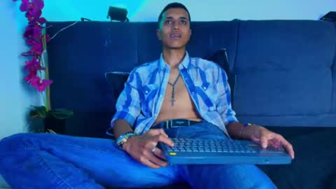 Snapshot of alan_colthon chatting on May 2026 10:36:01 AM alan_colthon online show from May 2026 10:36:01 AM
