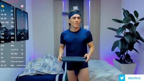 Alan  Kevin can we reach 100 thumbs up please guys  online show from November 2025 07:04:02 PM