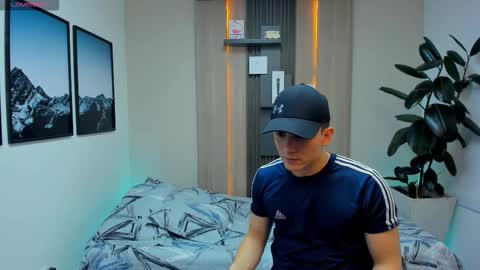 Alan  Kevin can we reach 100 thumbs up please guys  online show from February 2026 07:09:01 PM