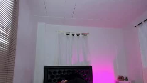 ---Alana--- online show from November 2025 11:21:01 AM