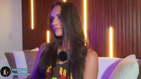 Snapshot of alana_haze chatting on April 2026 01:59:01 AM Alana online show from April 2026 01:59:01 AM