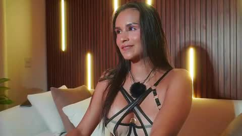 Snapshot of alana_haze chatting on June 2026 04:47:01 AM Alana online show from June 2026 04:47:01 AM
