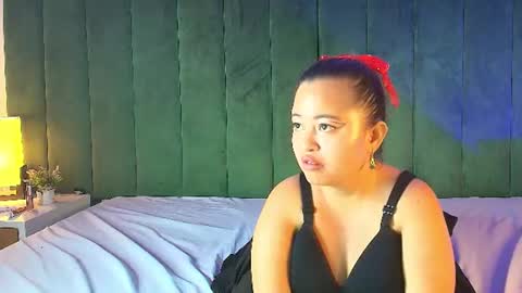 Snapshot of alana_petite chatting on July 2026 01:34:02 AM ALANA PETITE online show from July 2026 01:34:02 AM