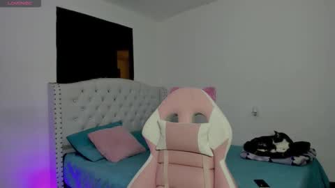 Alana. online show from December 2025 04:07:02 AM