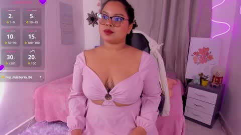 Alana Gmez  online show from November 2025 05:12:01 PM