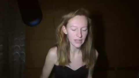 Elisa online show from March 2025 08:16:02 PM