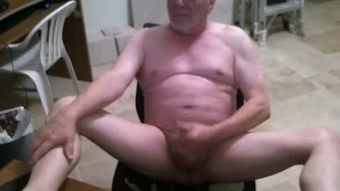 Snapshot of alanlee10allen chatting on April 2026 06:42:02 AM Alanlee10allen online show from April 2026 06:42:02 AM