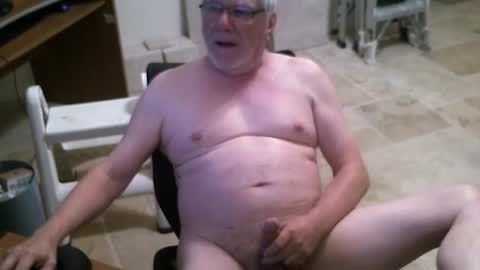 Snapshot of alanlee10allen chatting on May 2026 01:49:01 PM Alanlee10allen online show from May 2026 01:49:01 PM