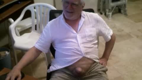 Snapshot of alanlee10allen chatting on May 2026 03:19:02 PM Alanlee10allen online show from May 2026 03:19:02 PM