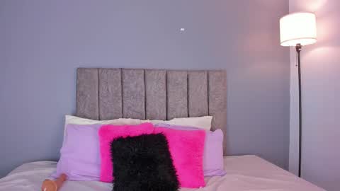 Snapshot of alannajones01 chatting on February 2026 12:11:01 PM Alanna online show from February 2026 12:11:01 PM