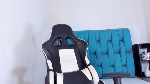 alannaughty_ online show from January 2025 11:32:02 PM