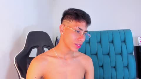 alannaughty_ online show from January 2025 10:34:02 AM