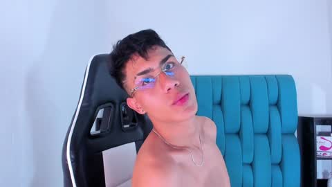 alannaughty_ online show from February 2025 04:57:02 AM