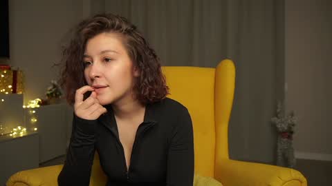 Snapshot of albertaellen chatting on January 2025 09:51:01 PM Hi all. My name is Stela and this is my first day here online show from January 2025 09:51:01 PM